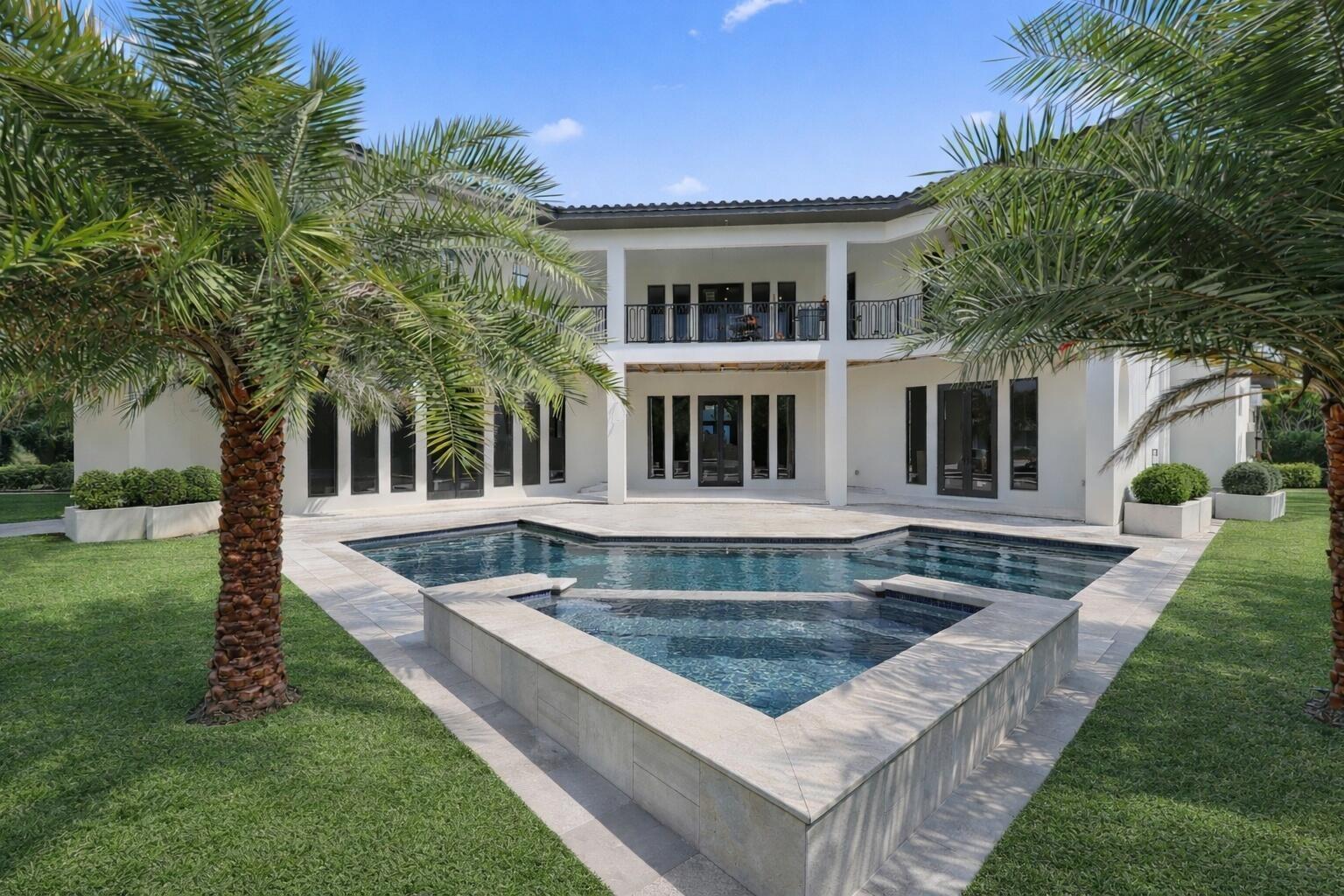 Pool & Balcony