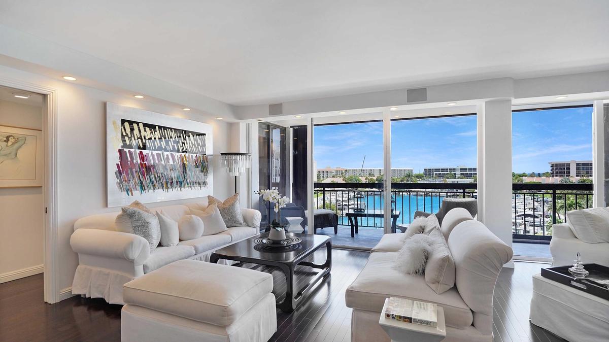 yacht-and-racquet-club-505f-sunset-view