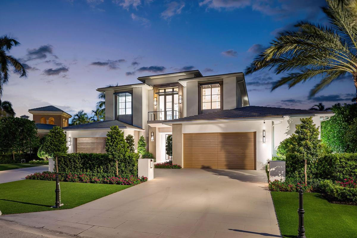 471_Royal_Palm_Way_Dusk_02