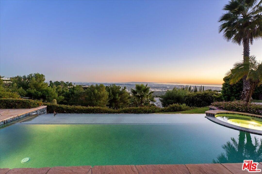 Infinity Pool & View