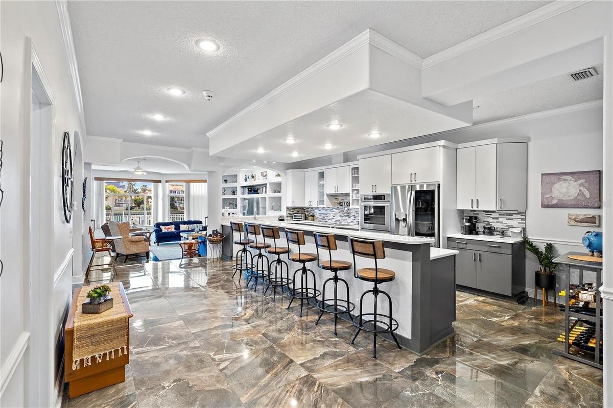 Kitchen Breakfast Bar