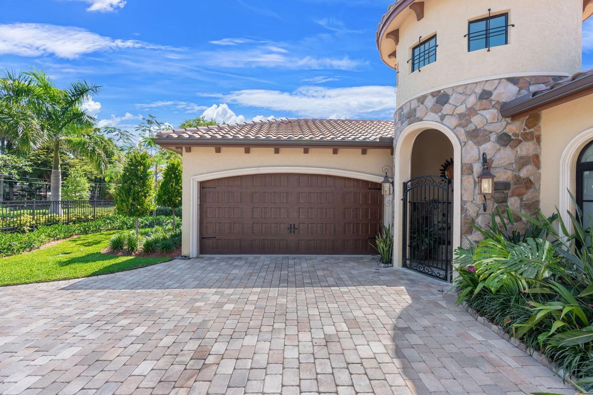 6-web-or-mls-2500 NE 14th St, Fort Laude