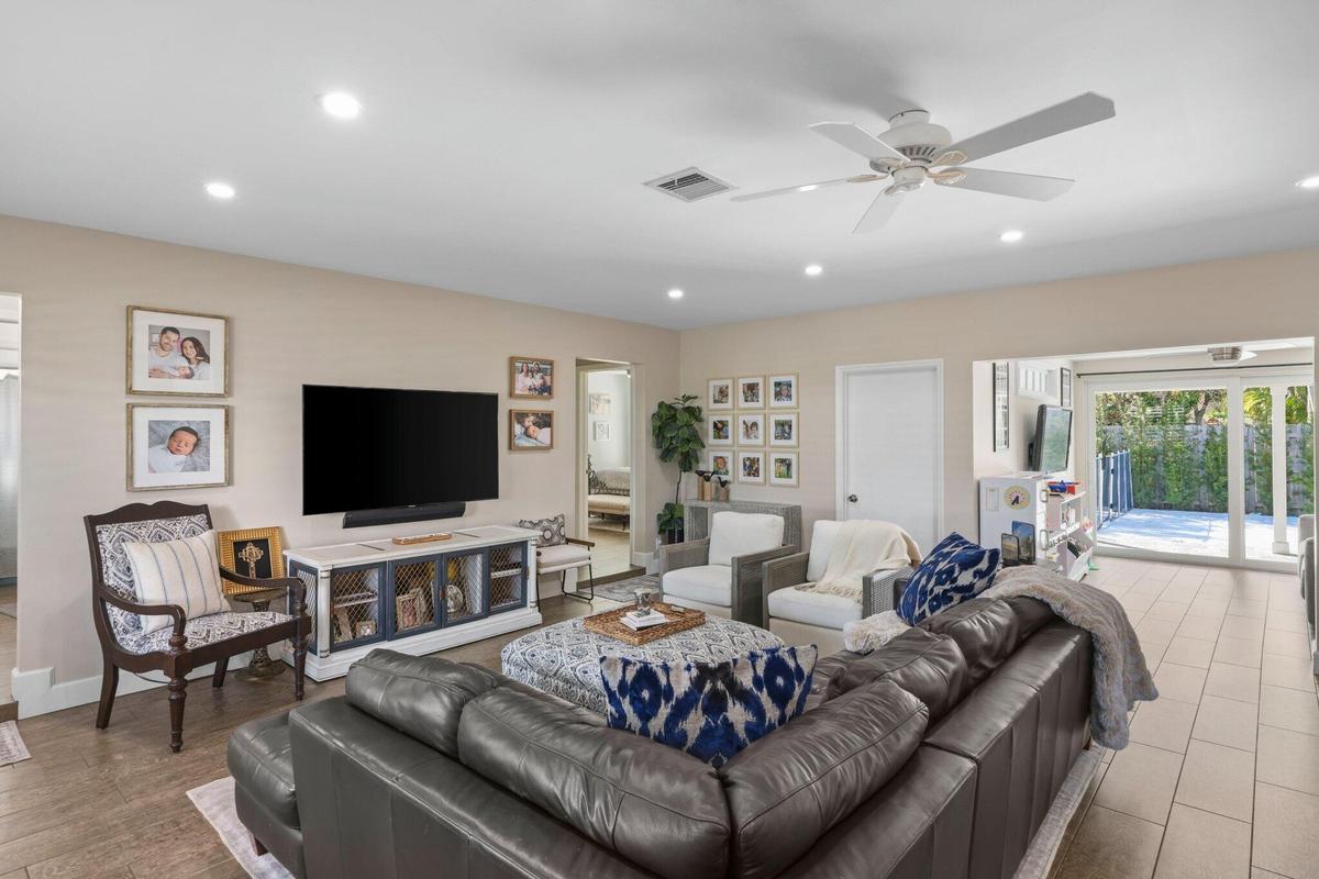 4141 Northeast 22nd Terrace - 10.jpg-SMA