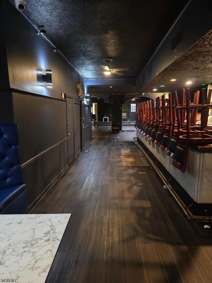 Restaurant/Bar