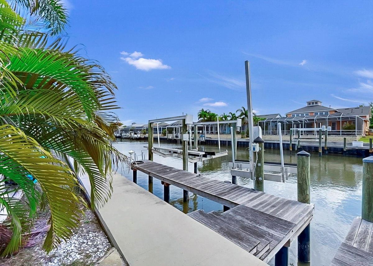 Dock