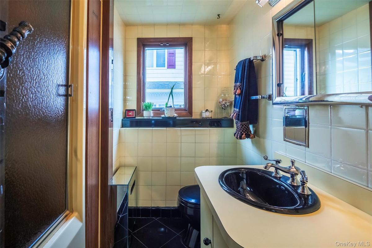With Sauna and Jacuzzi