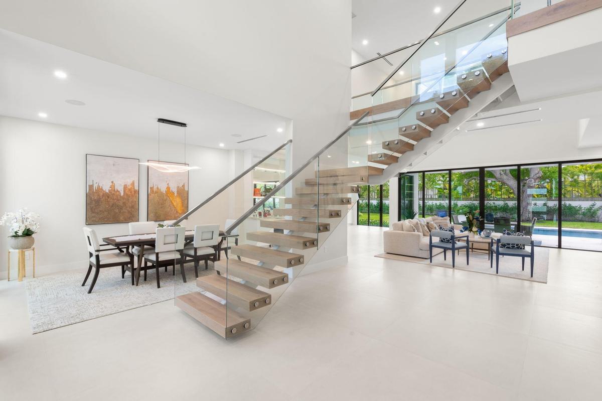 6-web-or-mls-2406 NE 13th Ct Fort Lauder