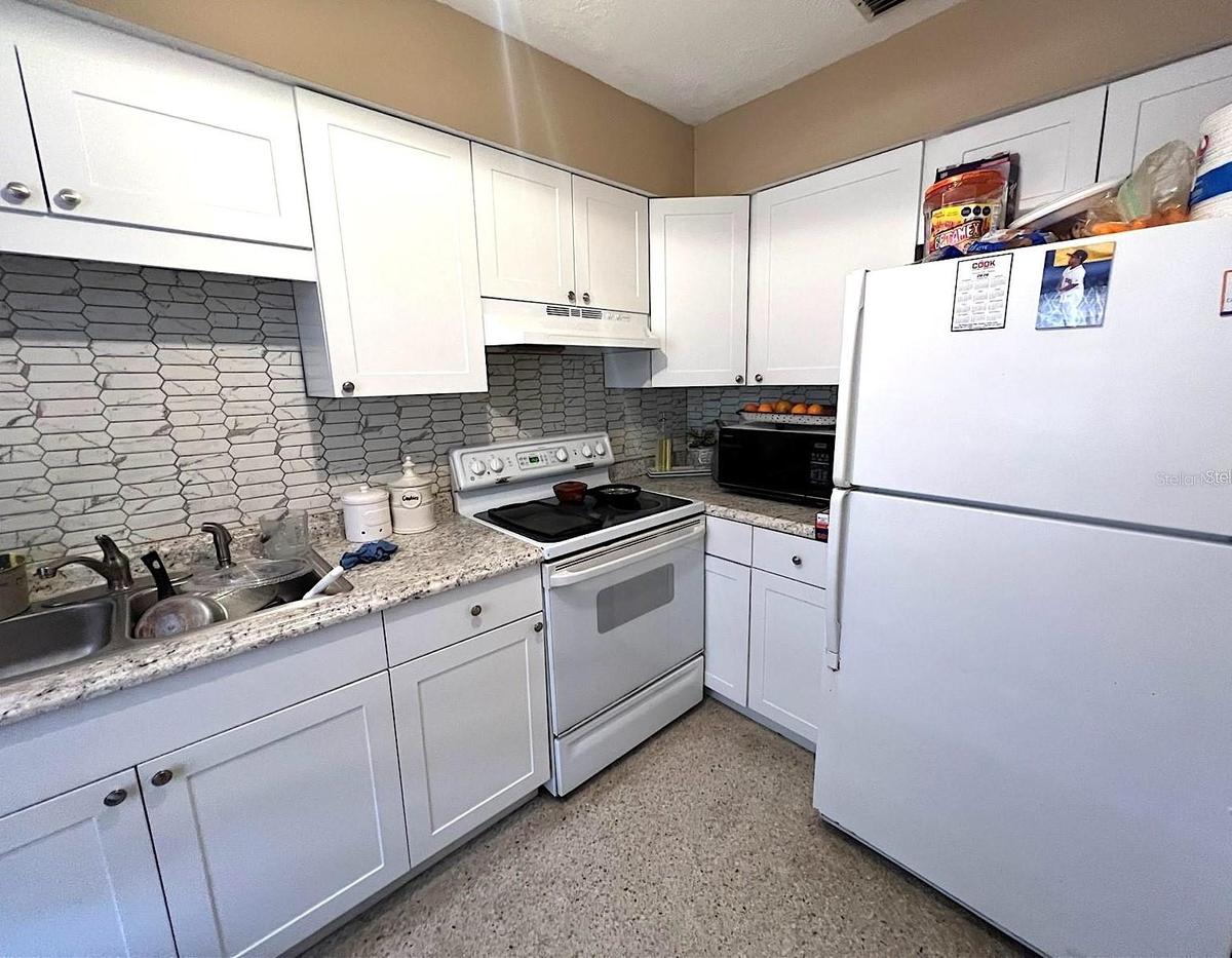 2100 Kitchen