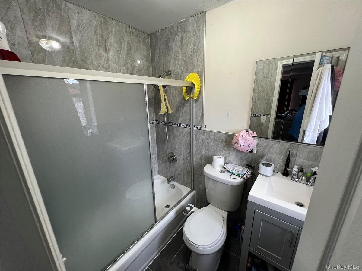 Primary Bedroom full bathroom