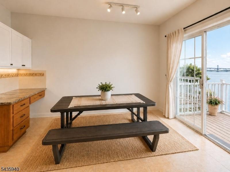 Waterfront Dining Nook