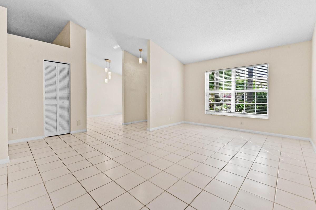 06 Living room 03