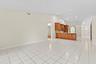 18 Family room 04