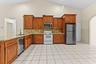 12 Kitchen 02