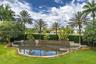 Entry to the fabulous Isles At Weston community