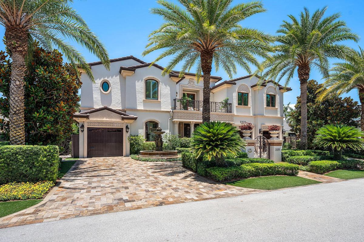 2225_West_Silver_Palm_Road_01