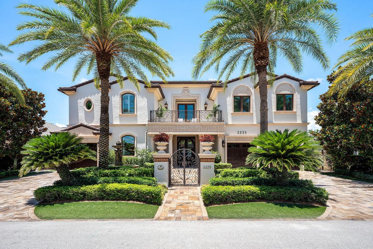 2225_West_Silver_Palm_Road_02