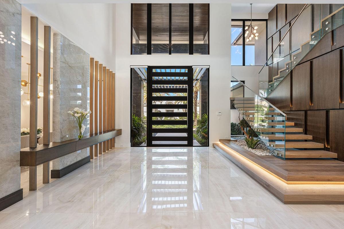 212_Alexander_Palm_Road_05
