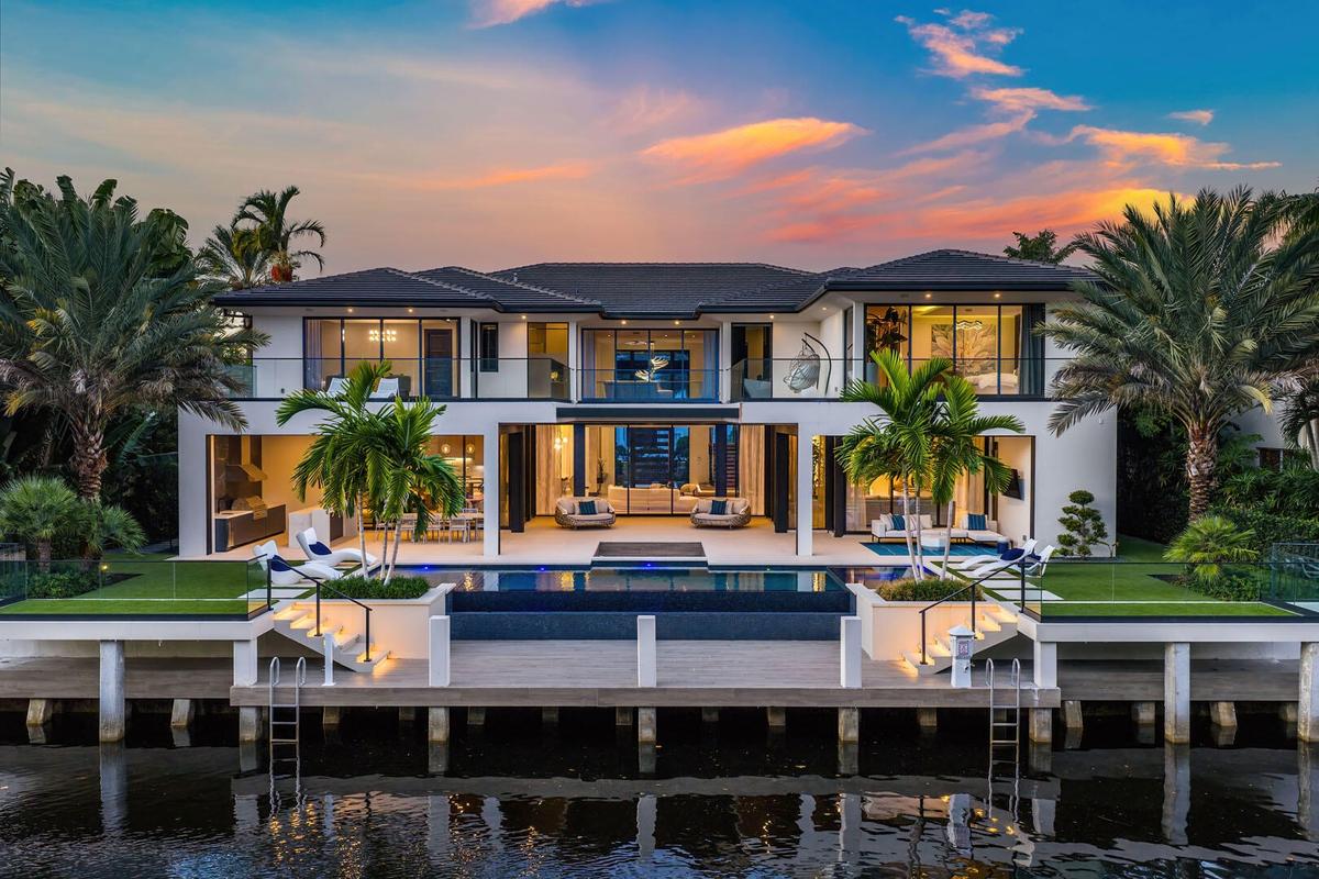 212_Alexander_Palm_Road_Dusk_14