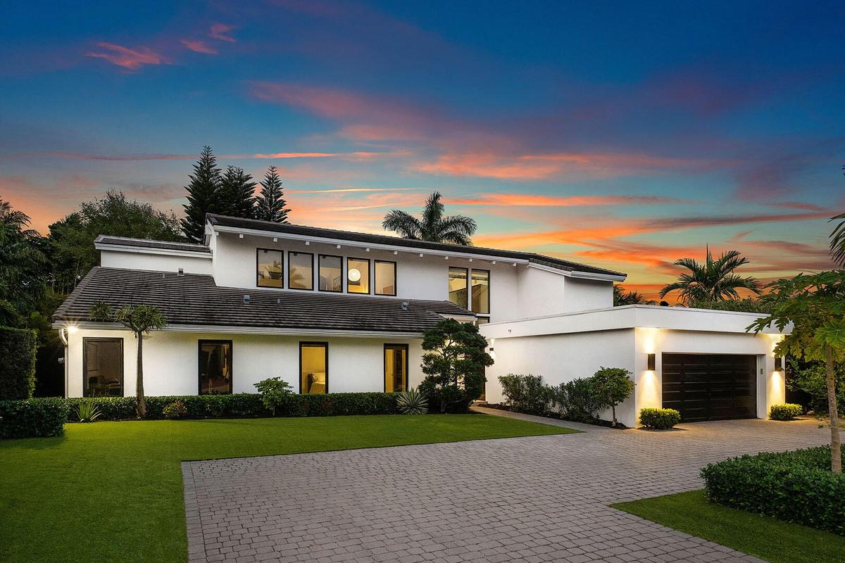 229_South_Maya_Palm_Drive_Dusk_04