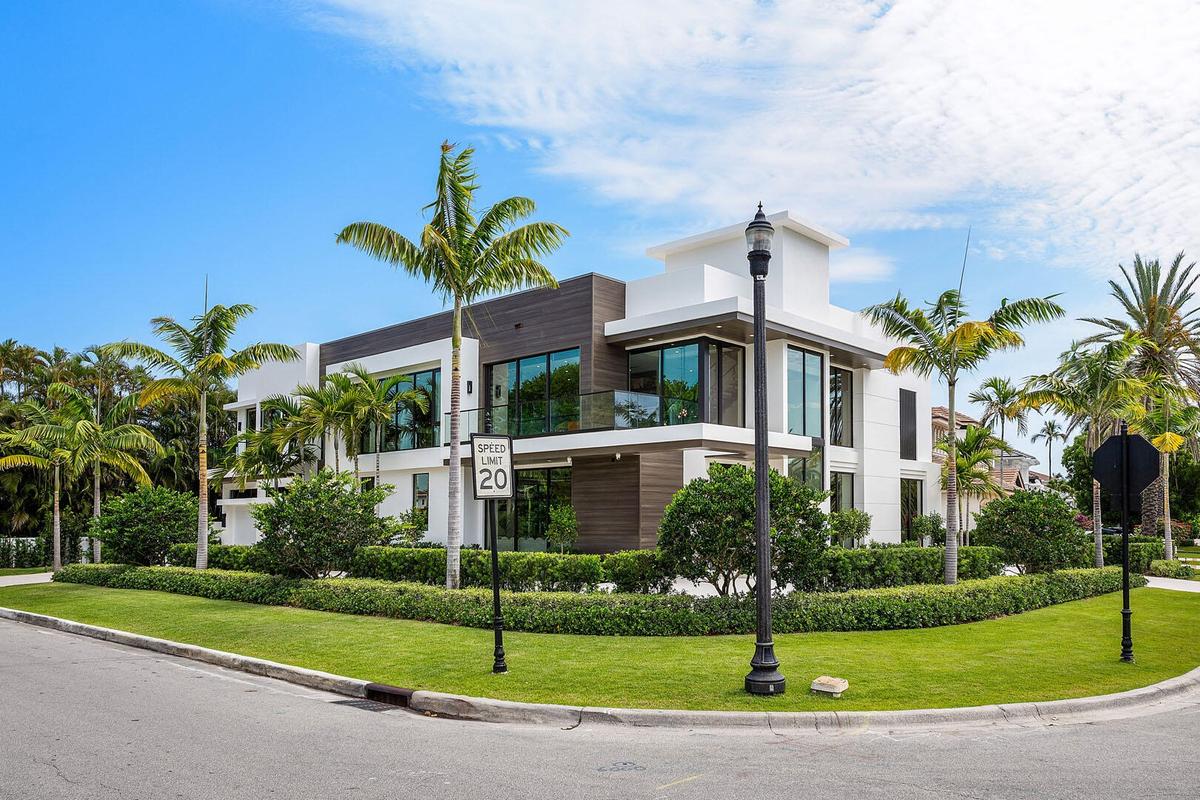303_South_Maya_Palm_Drive_01
