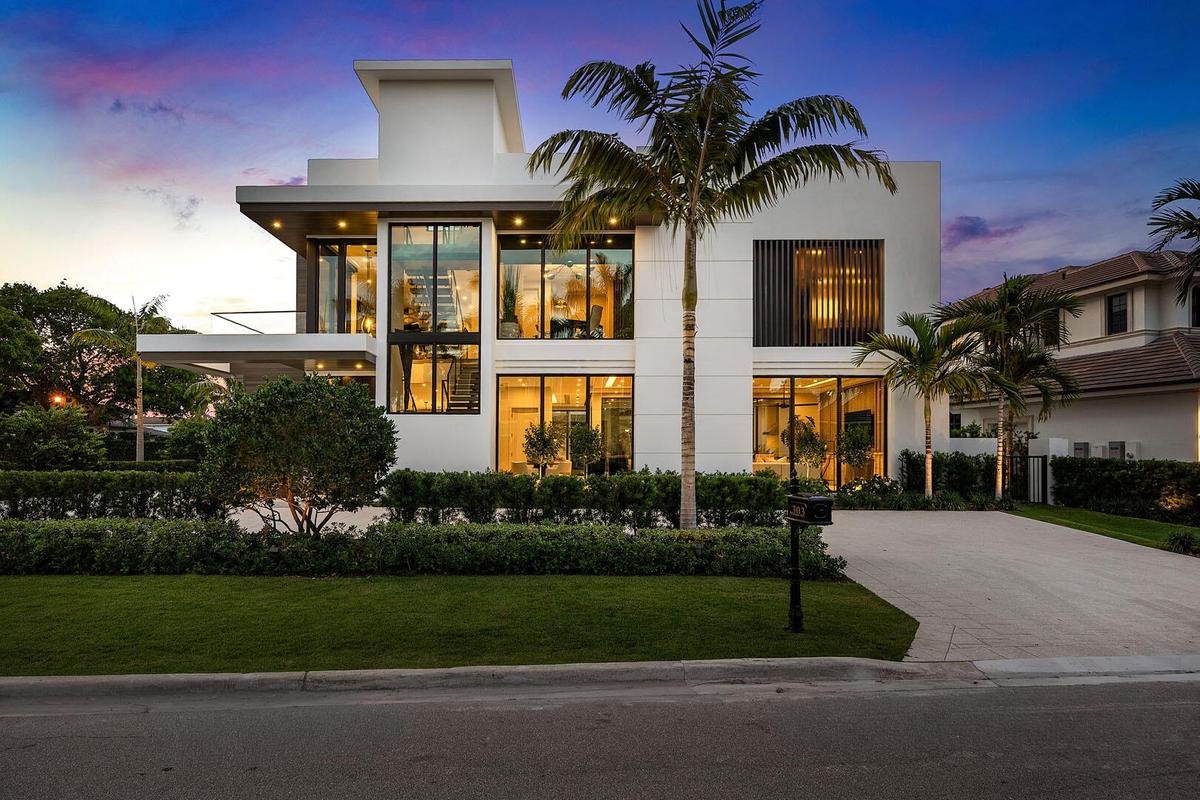 303_South_Maya_Palm_Drive_Dusk_07