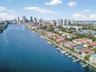 Prime Harbour Island setting offering instant access to Downtown Tampa’s vibrant lifestyle.
