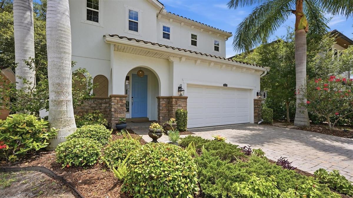 Convenient West of the Trail location close to shopping, Downtown, Siesta Beach