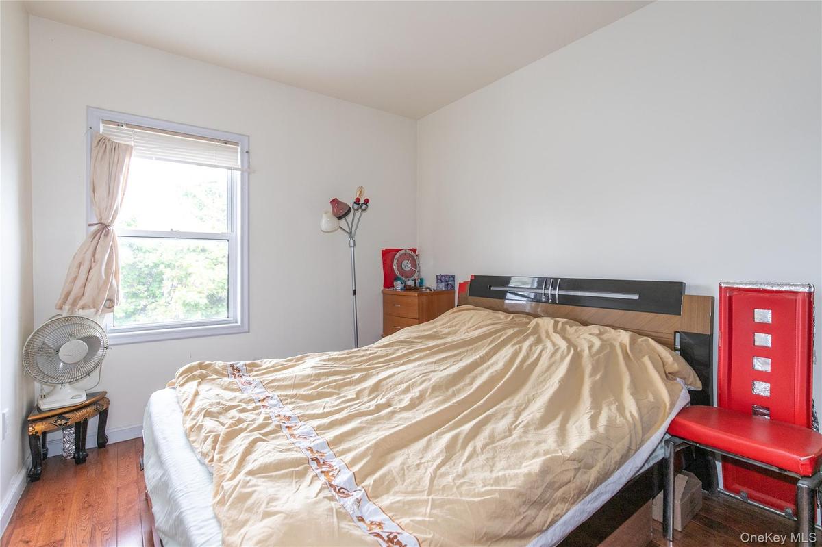 2nd Floor bedroom