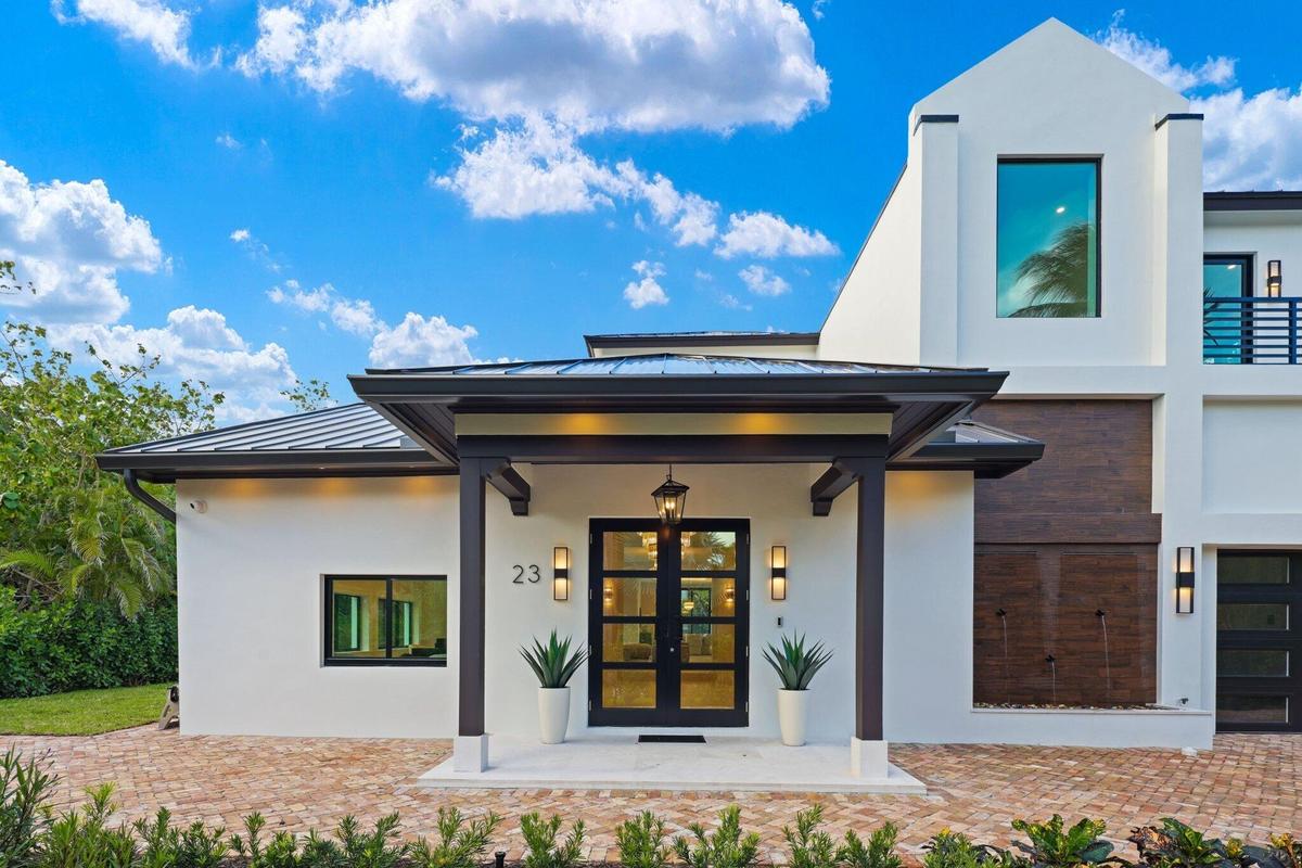 23 Coconut Ln - 3.jpg-SMALL