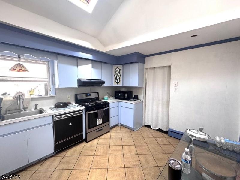 KITCHEN-1