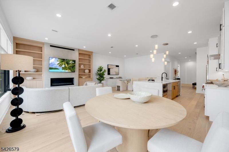 Eat in Kitchen