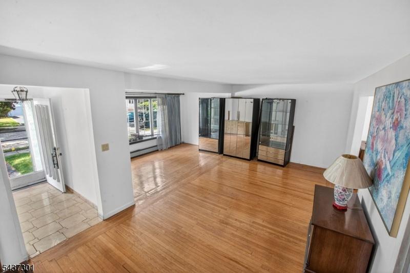 OPEN LIVING ROOM