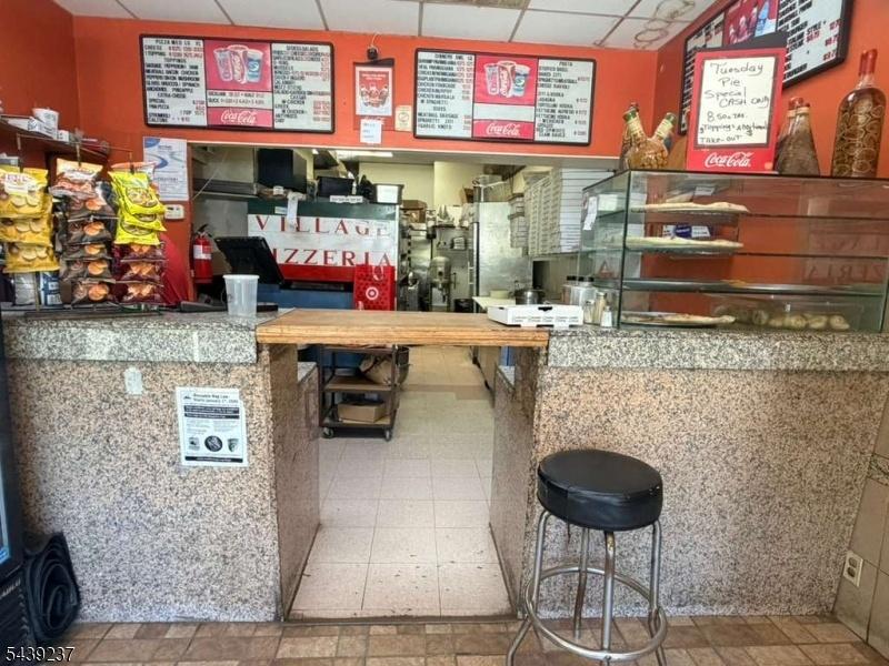 Counter for pick up