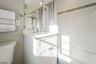 2nd Floor full bath