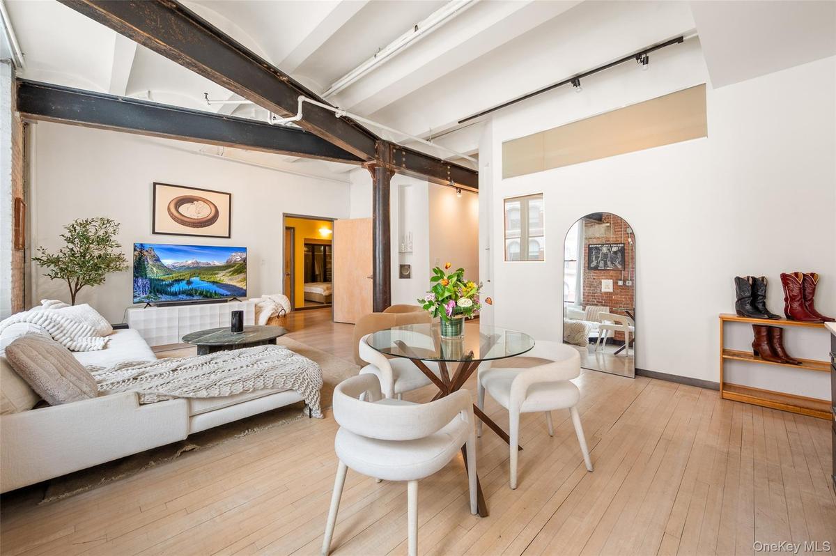 Living & entertaining area