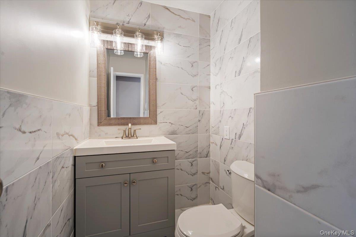 Powder Room 1st floor