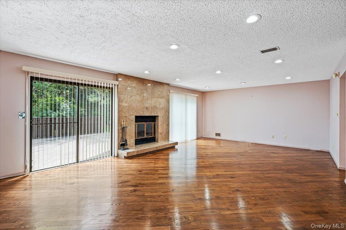 Living room with fire place