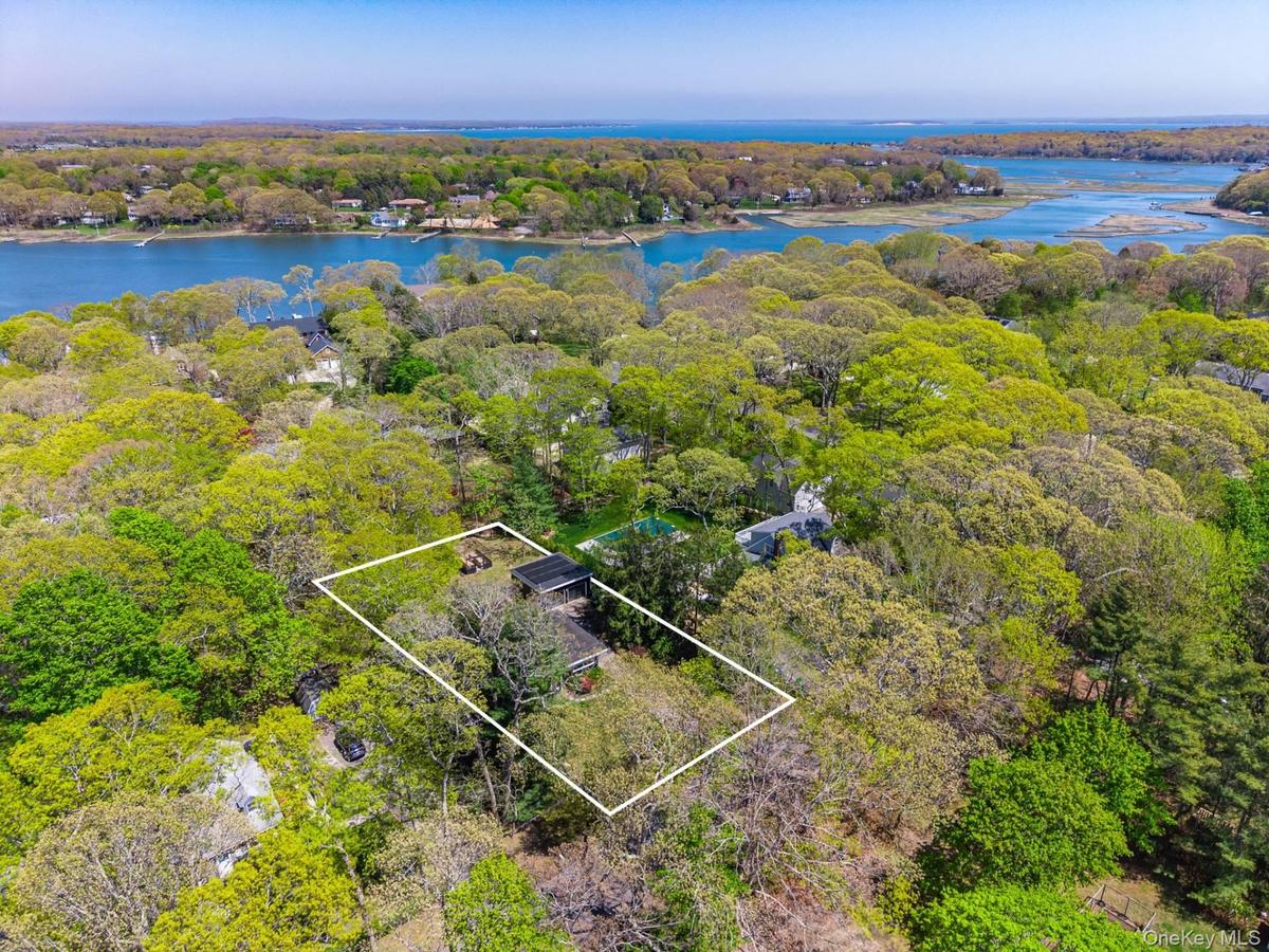 865 Track Avenue, Cutchogue