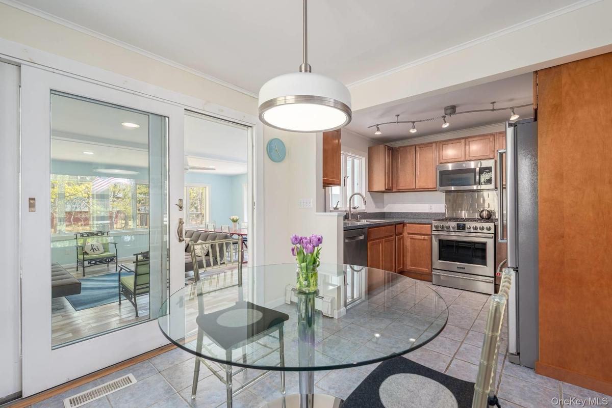 865 Track Avenue, Cutchogue