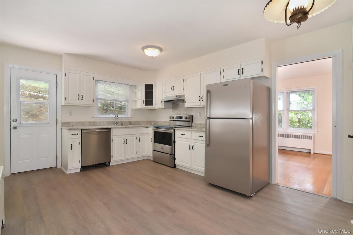 Large EIK with Granite tops.