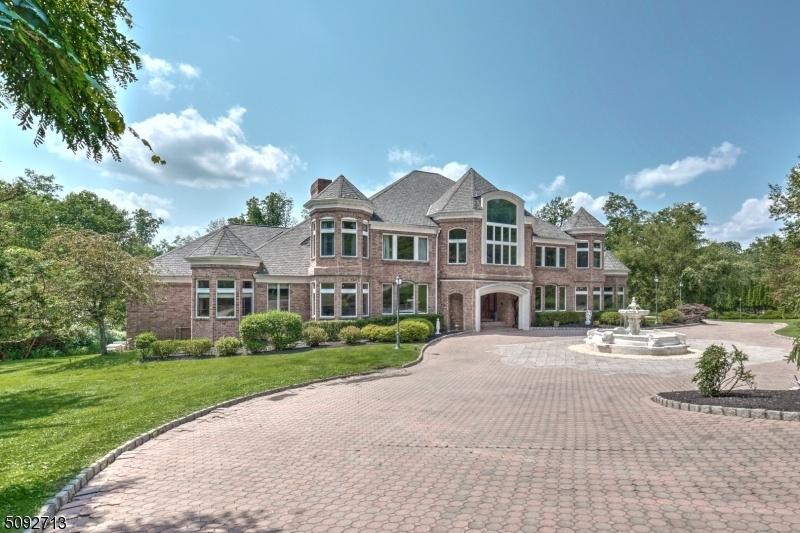 Majestic Front Courtyard