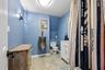 Full bathroom on the ground floor, ideal for rinsing off after a day on the water!