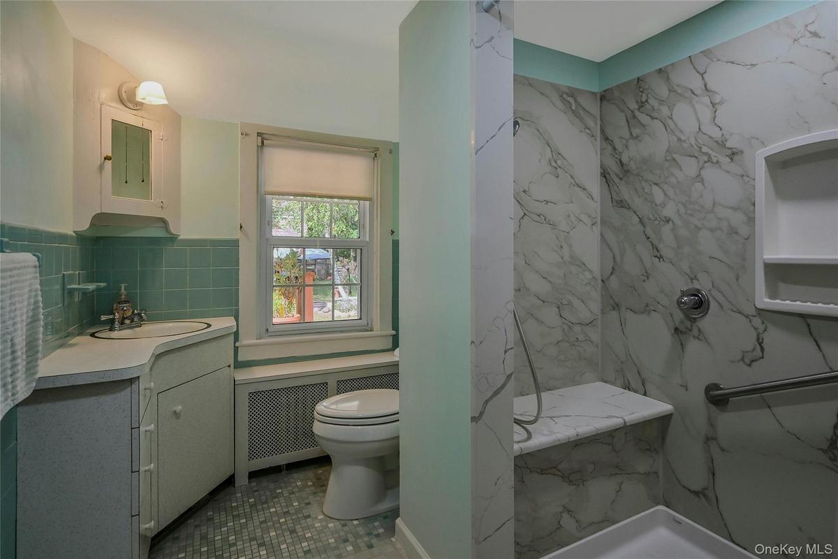Main floor Bathroom