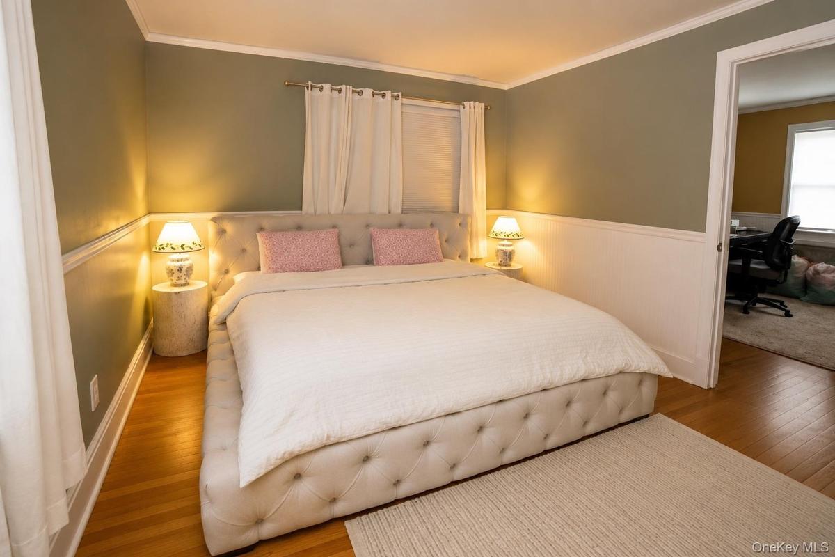 Primary bedroom with California Super King  (larger than king) Temperpedic mattress
