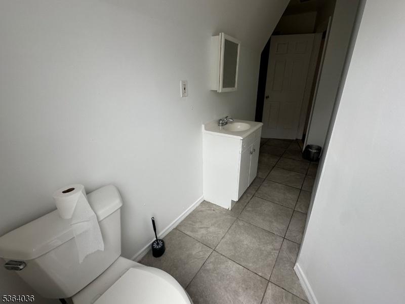 Large Modern Bathroom!