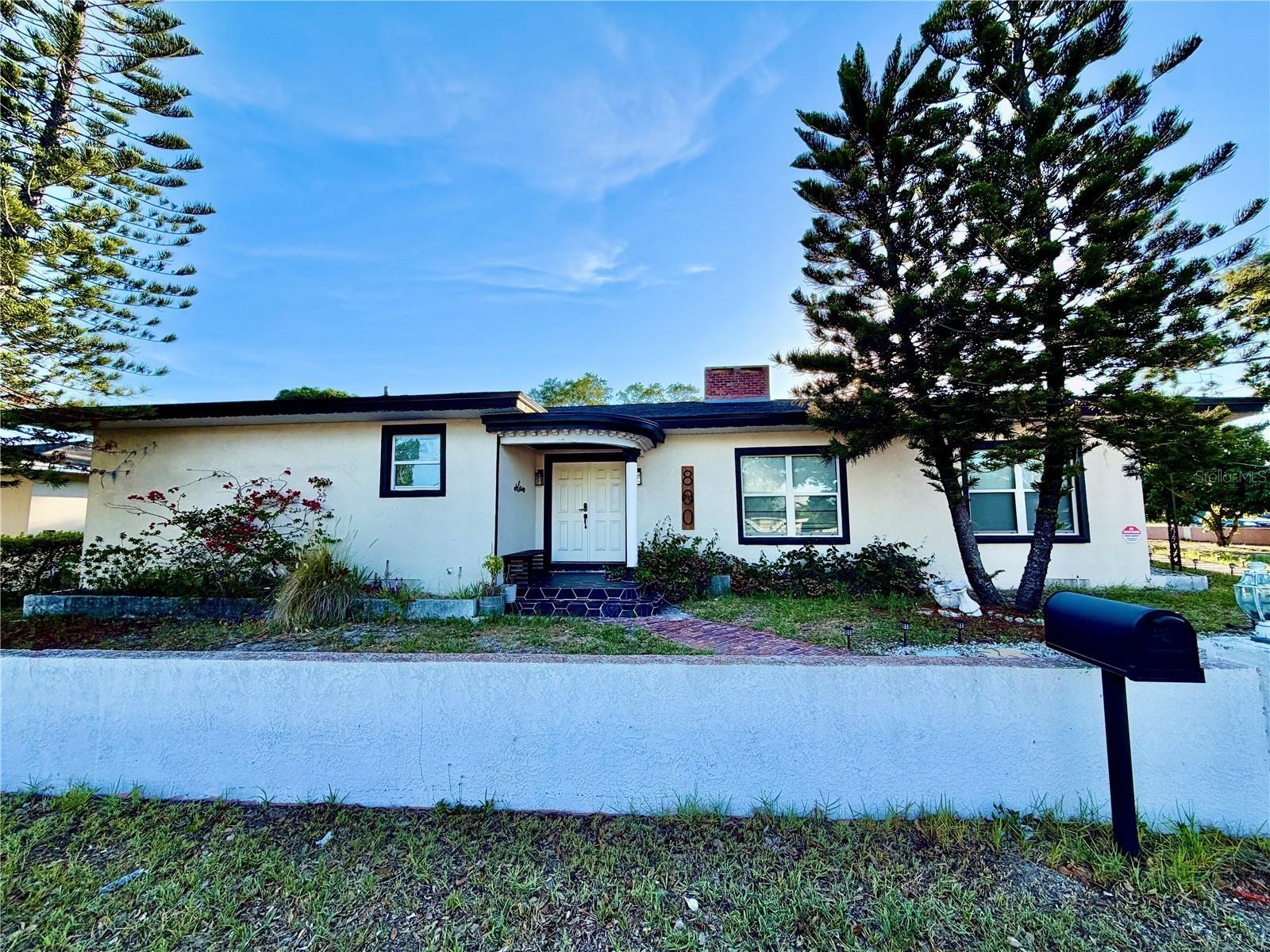Front Elevation & Mailbox