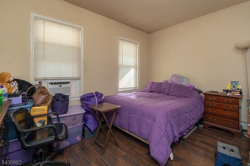 1st Floor Master Bedroom