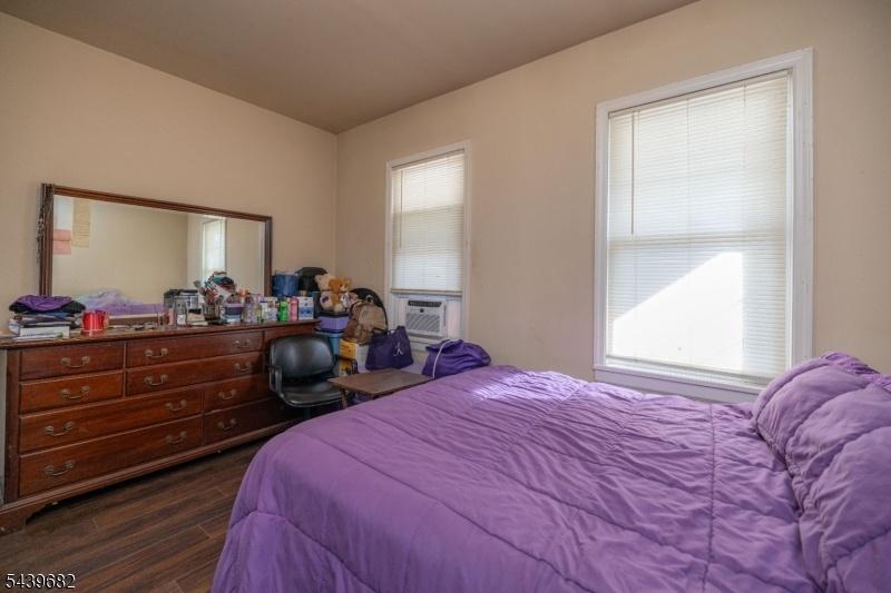 1st Floor Master Bedroom