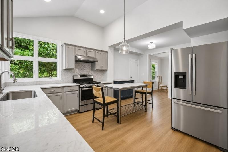 Eat In Kitchen