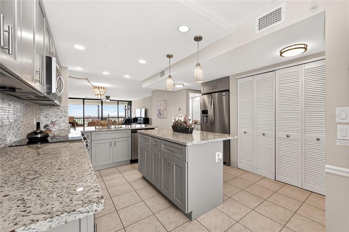 Nice spacious kitchen